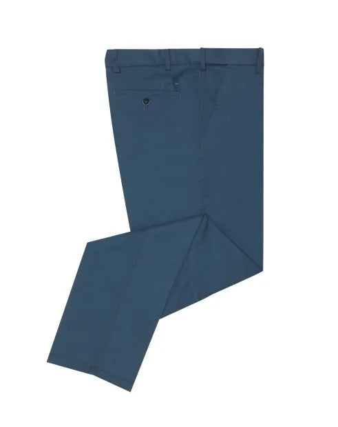 The Driscoll Chinos from DG’s Drifter are an all-purpose chino perfect for everyday wear