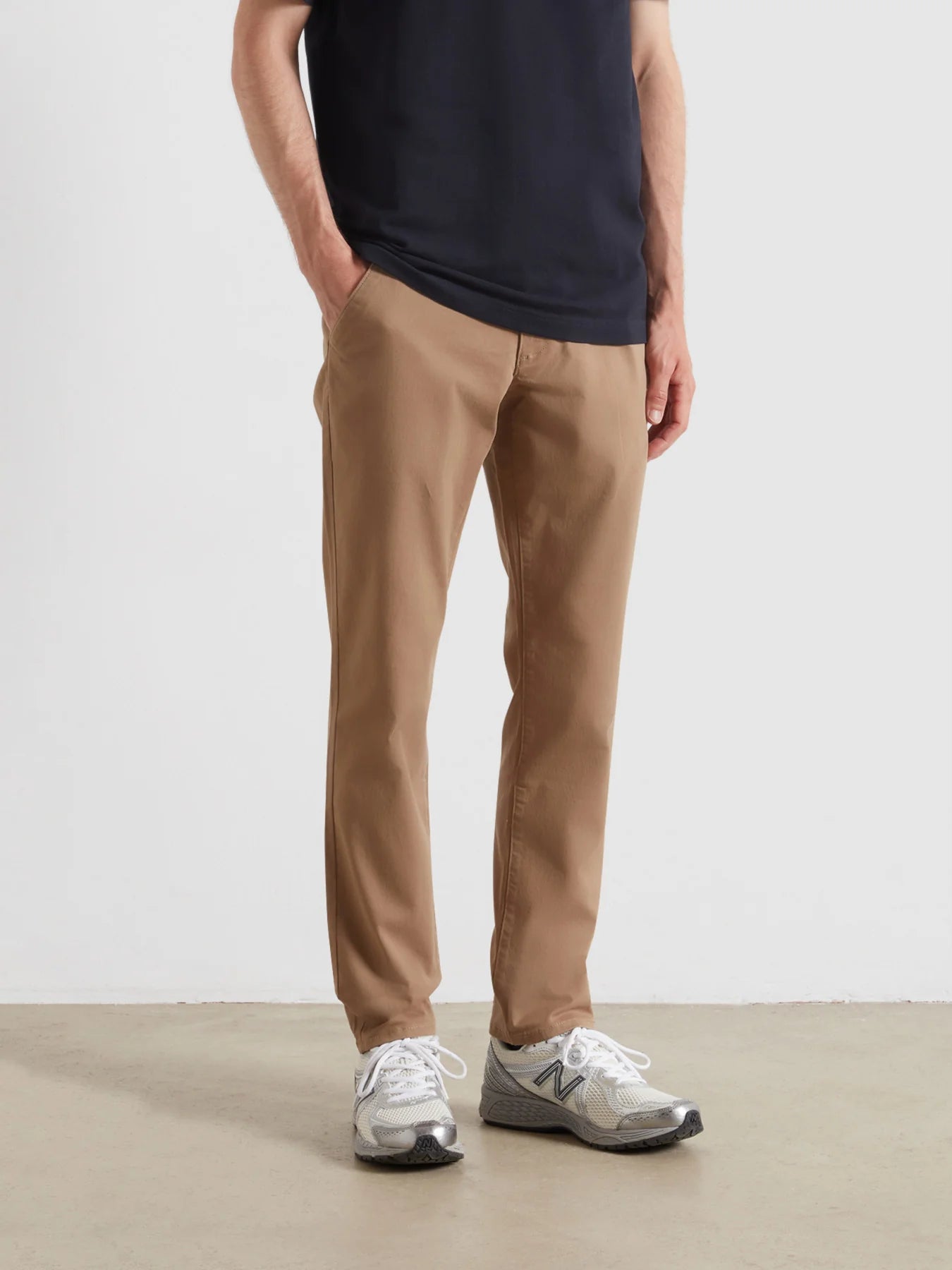 FARAH Elm F4BFE052  Slim Fit Chinos. Available in 4 Shades