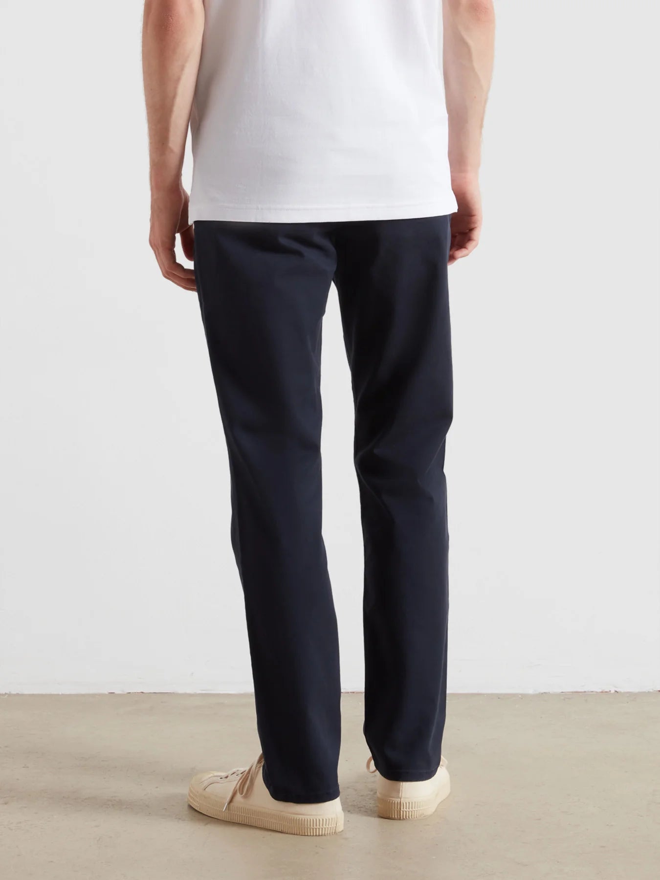 FARAH Elm F4BFE052  Slim Fit Chinos. Available in 4 Shades
