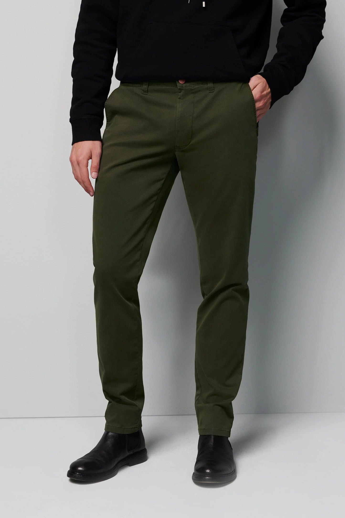 6001 Meyer M5 All Year Chinos. Available in 9 Shades