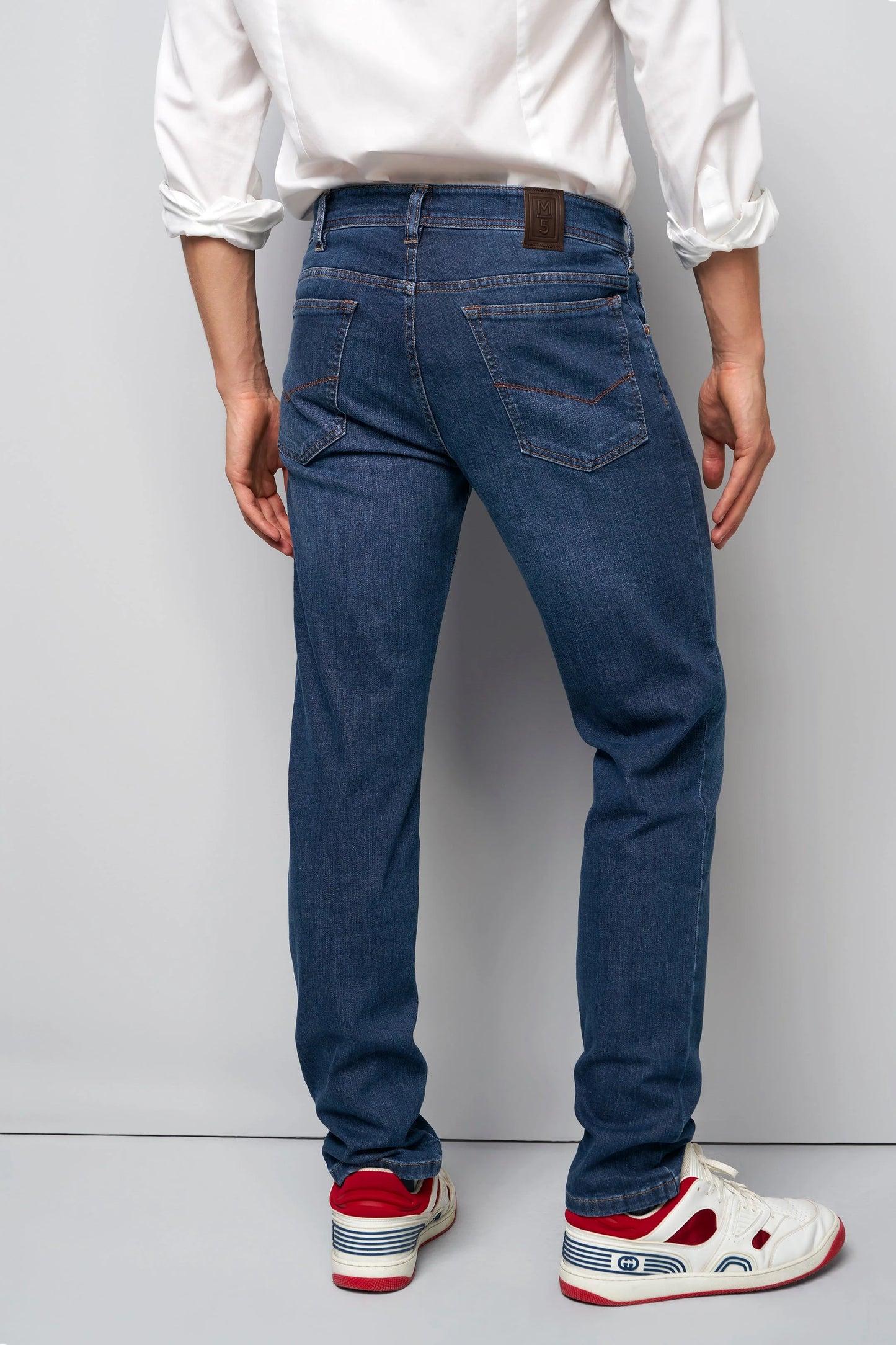 MEYER Mi5 6291. HAND FINISHED SLIM FIT DENIM JEANS. Available in 2 Shades.