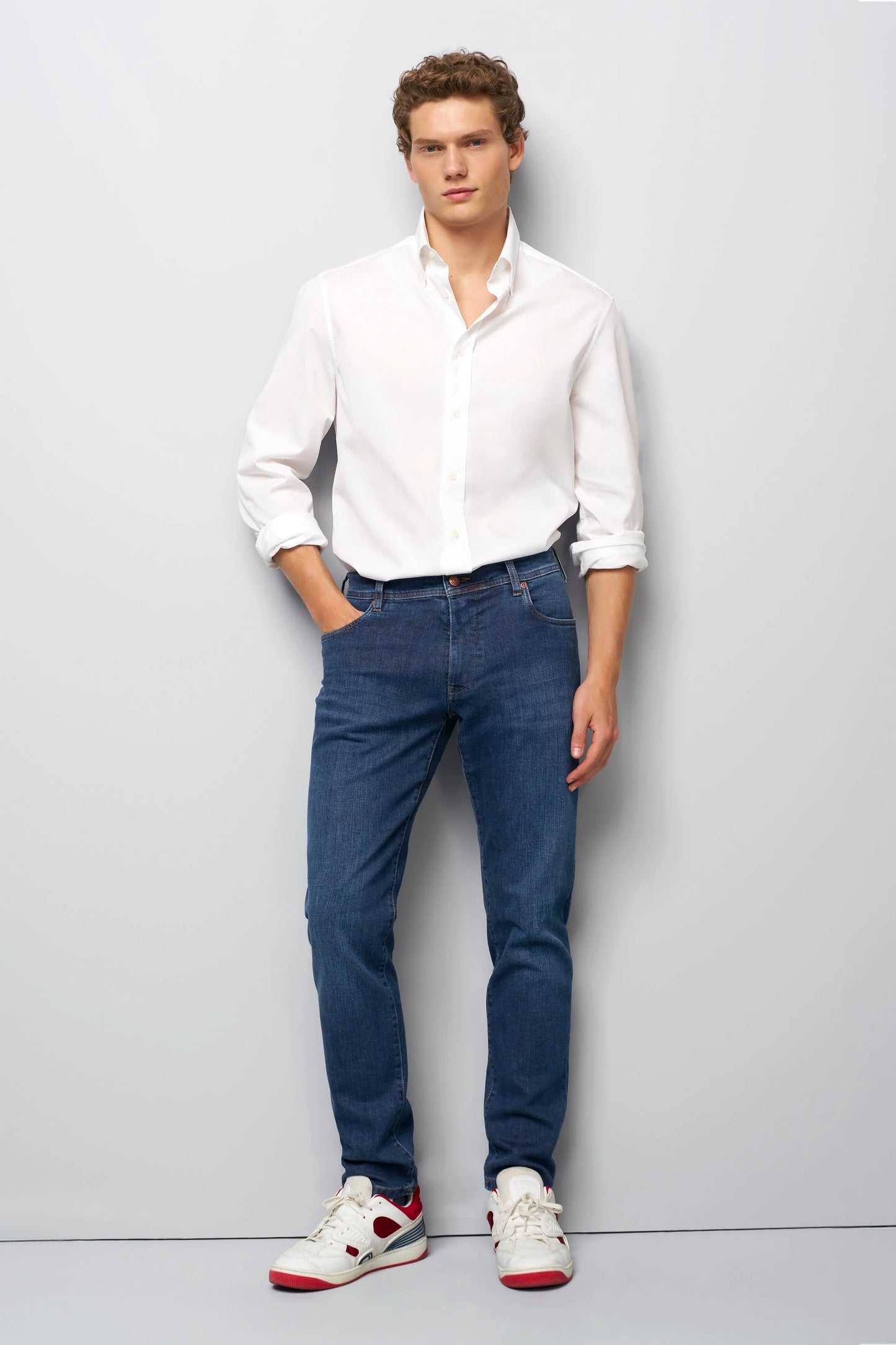 MEYER Mi5 6291. HAND FINISHED SLIM FIT DENIM JEANS. Available in 2 Shades.
