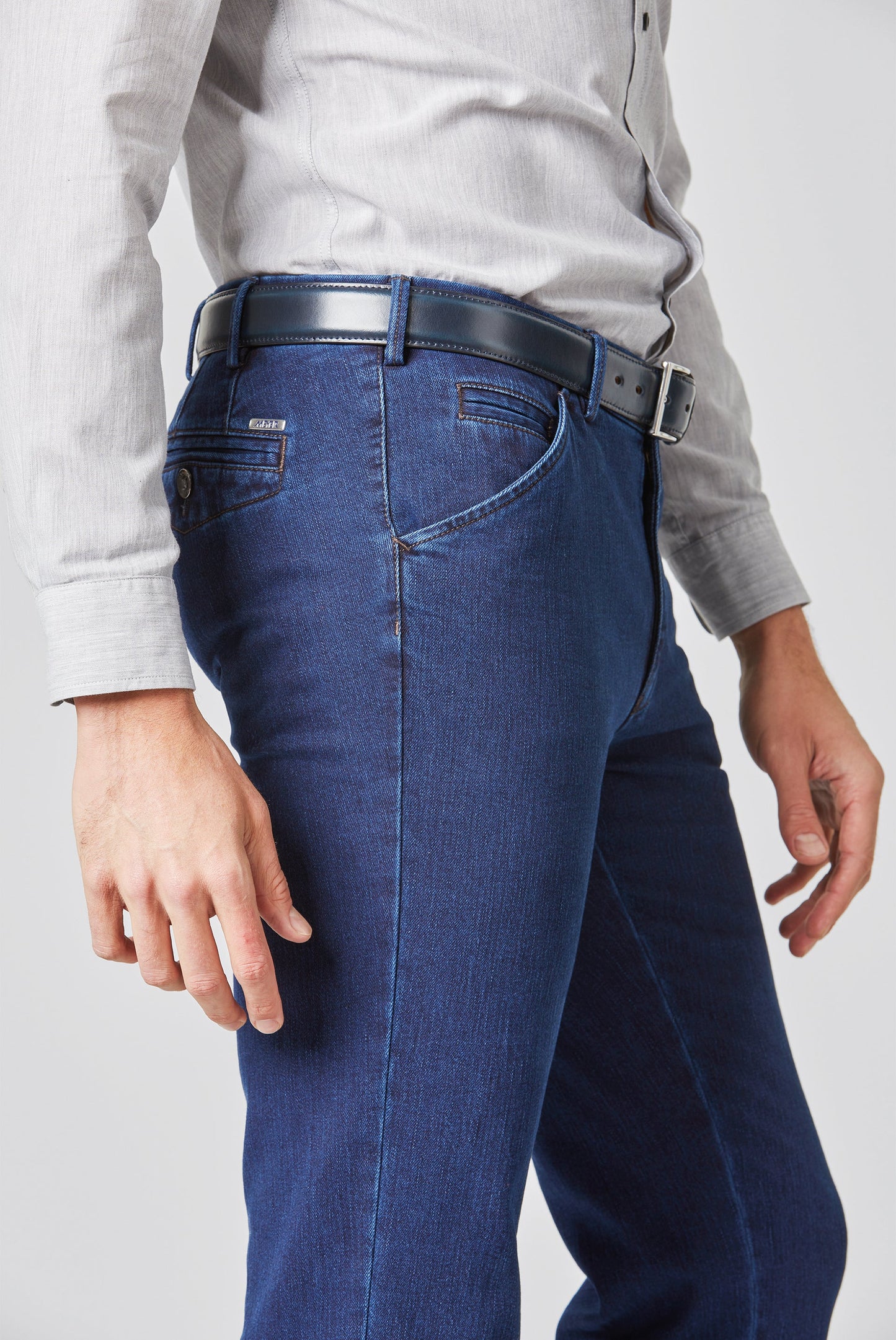 Meyer Slim Fit Stretch Denim Jeans - 4539 Chicago.