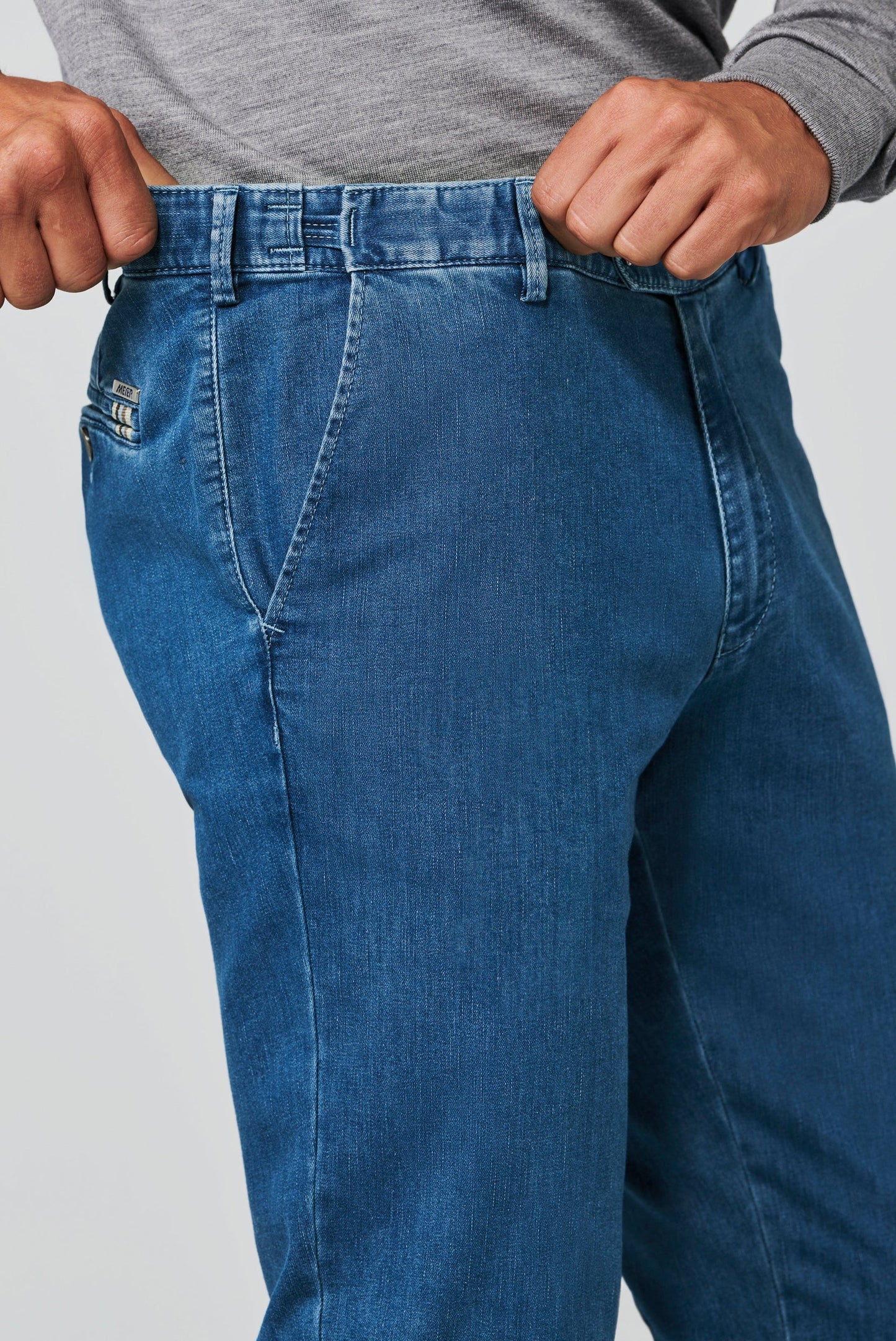MEYER Jeans 4122 Oslo COOLMAX® FLEX. Available in 2 shades