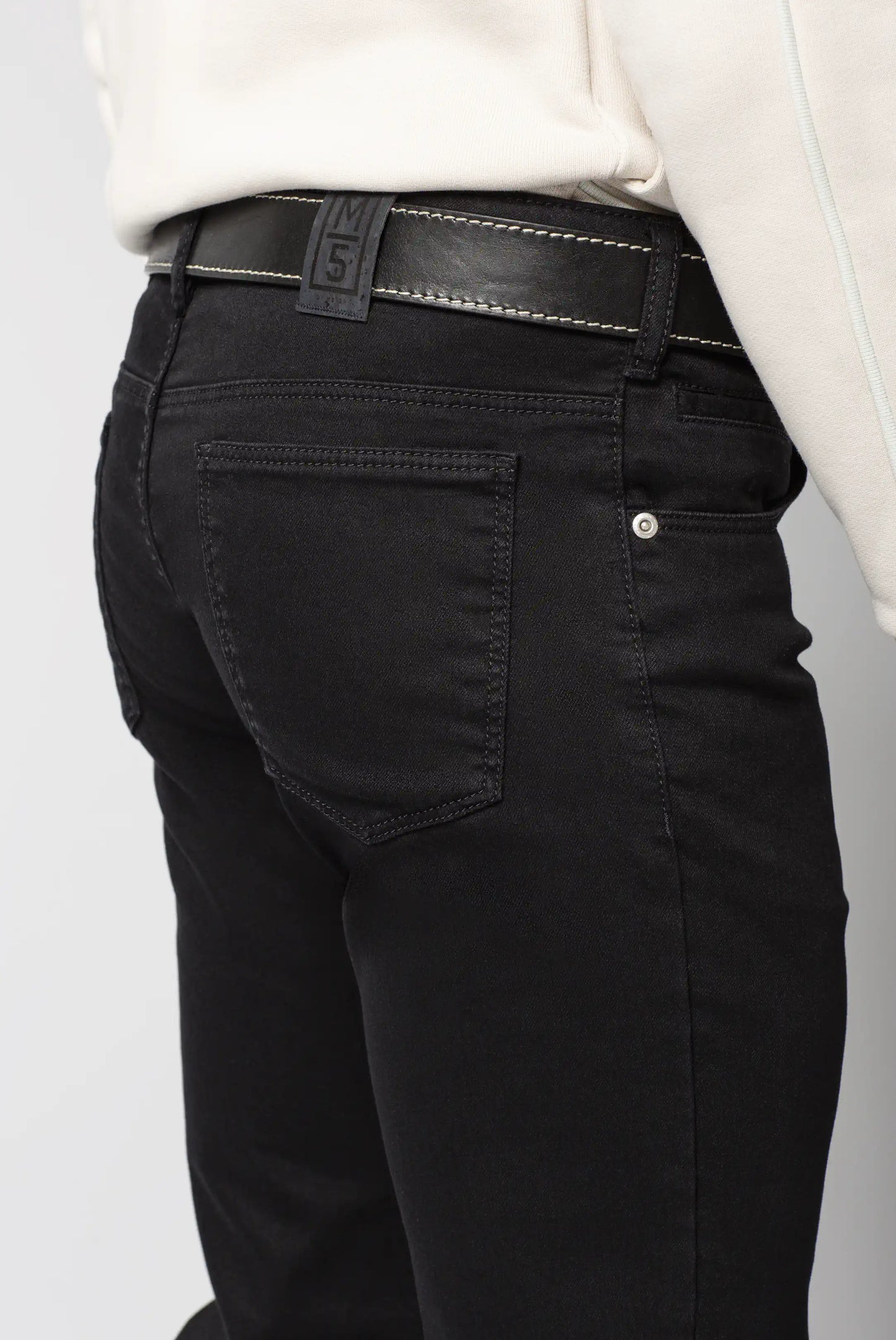 Meyer M5 Stretch Denim Jeans - 9-6209 Meyer.  Available in 4 Shades.  Free UK Shipping Enter Code MEYERUK  at Checkout