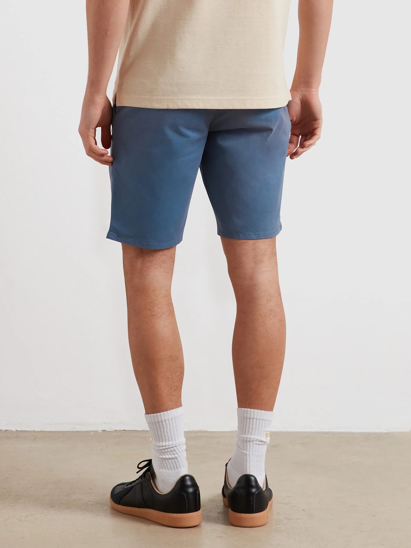 FARAH Hawk  F4HS9073 Garment Dyed Twill Shorts. Available in 2 Shades.