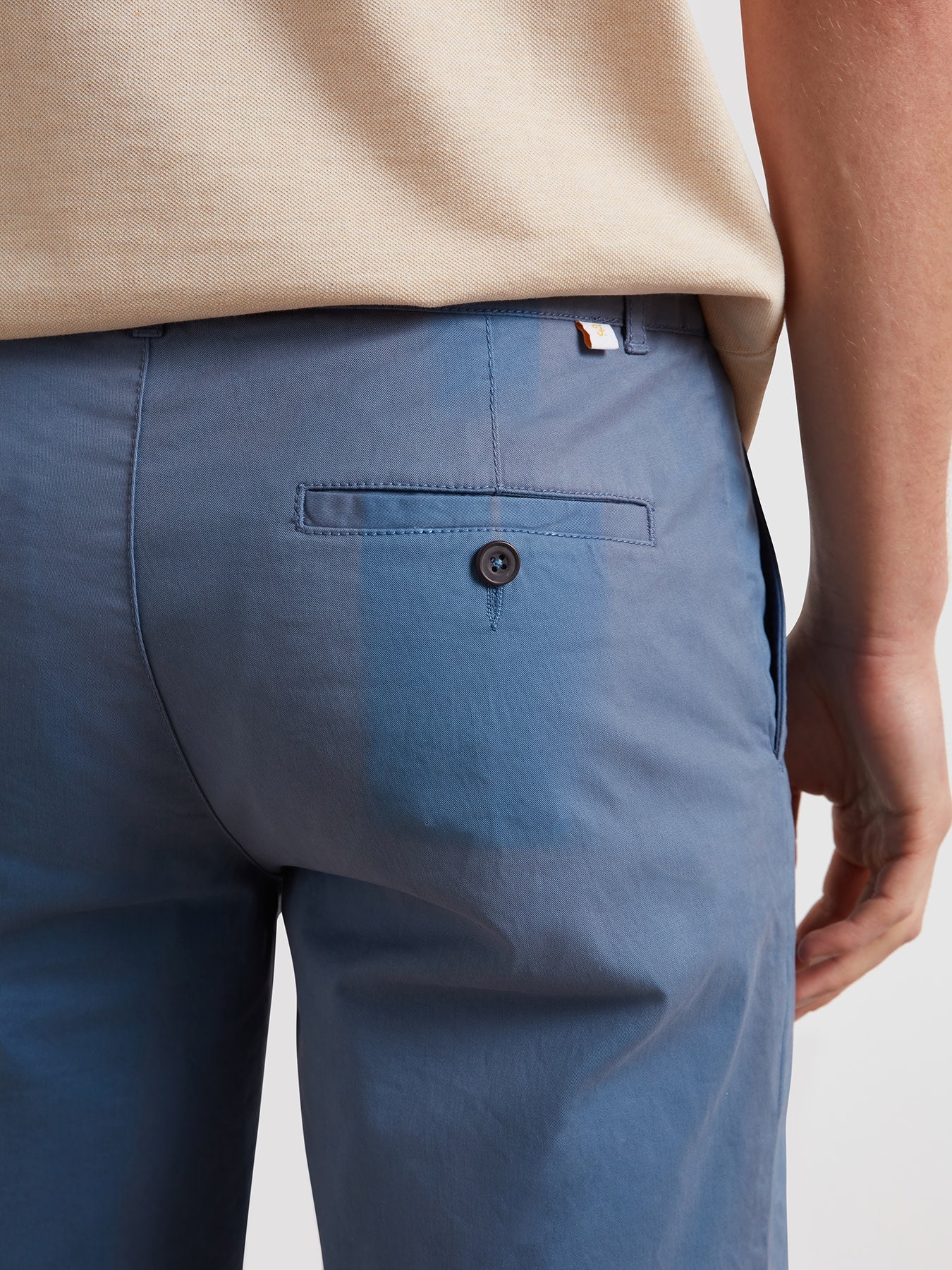 FARAH Hawk  F4HS9073 Garment Dyed Twill Shorts. Available in 2 Shades.
